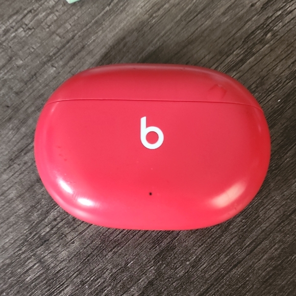 Beats Red Wireless Earbuds Case - Picture 1 of 4